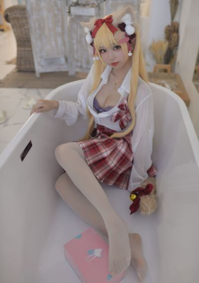 一龙二凤岳女共夫阿兰_720在线视频观看