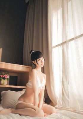 在厨房里征服美艳老师视频_BD英语视频大全